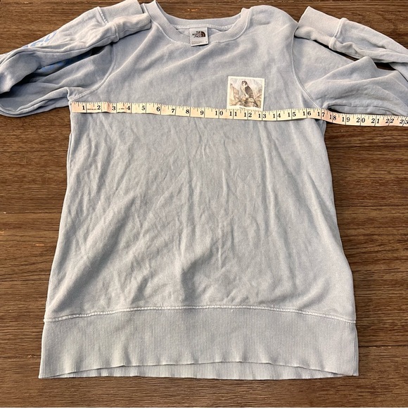 The North Face Crewneck Long Sleeve Falco Peregrinus Patch Tee - Picture 5 of 8